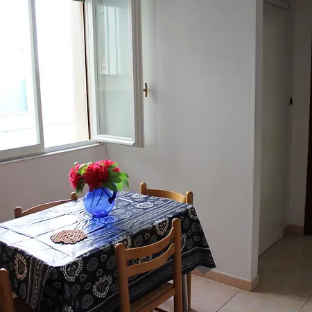 Holiday home Galilei N2 Fronte Mare 4/6 P.l